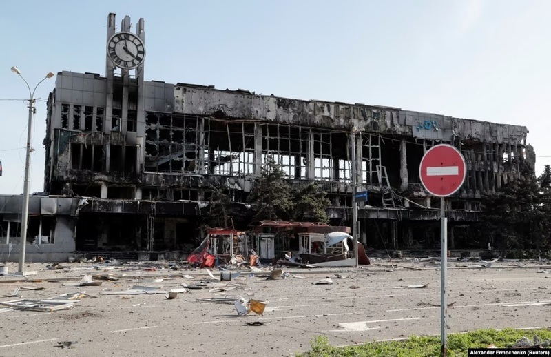 Damaged building after demolition, april 2022